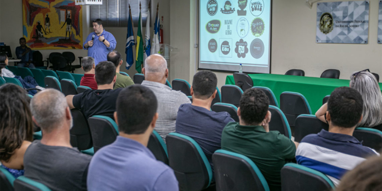 1º Fórum de Pesquisa e Inovação - Inovação no Âmbito da Universidade Pública. Auditório do bloco B, Cidade Universitária. Macaé/RJ.